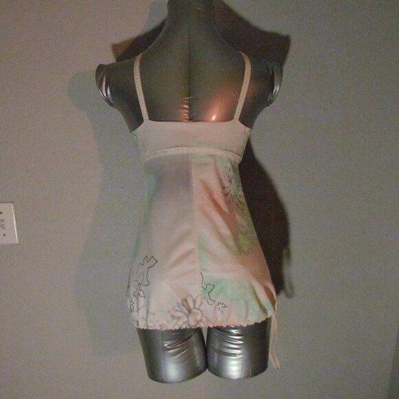 Lululemon Strappy Pastel Floral Built in Bra Adjustable Waist Size 4 - Picture 4 of 9